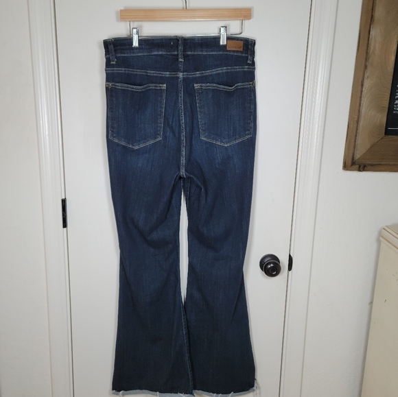 Judy Blue Lily High Rise Hem Flare Plus Jeans Size 14W - Picture 5 of 8